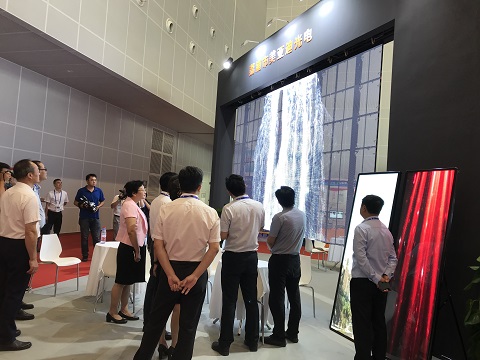 918博天堂東盟博覽會LED透明屏展示效果