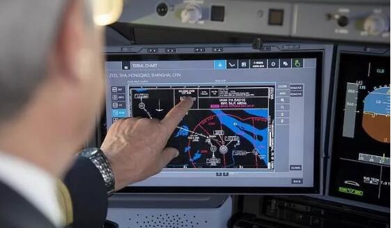 全球首架選裝駕駛艙觸摸顯示屏的A350飛機交付東航