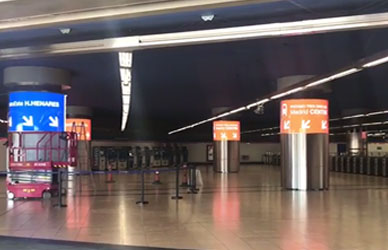 西班牙地鐵站P5圓柱屏