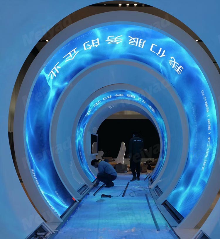 上海某展覽館隧道造型P2.5柔性LED顯示屏軟模組
